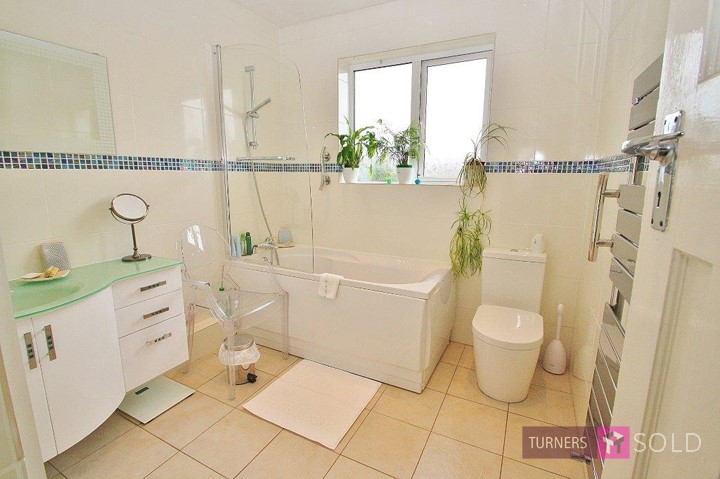 Family bathroom in four bedroom house for sale with Turners Property, Morden