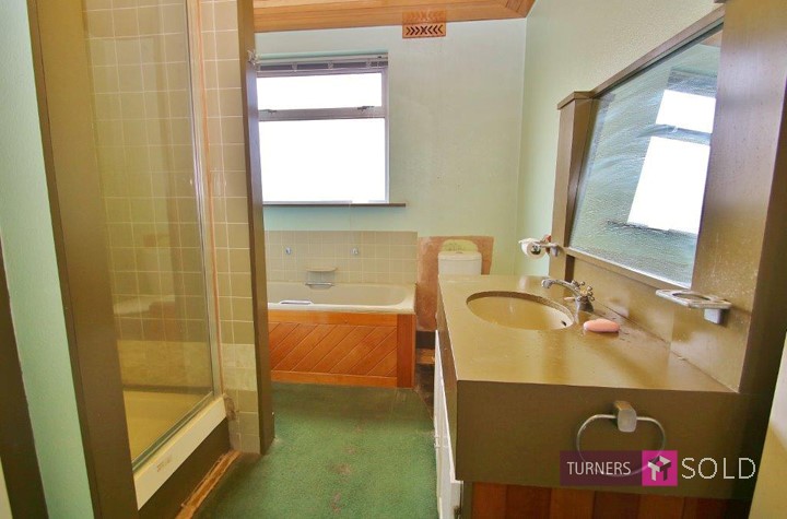Bathroom in a property sold by Turners, Merton Park, Morden